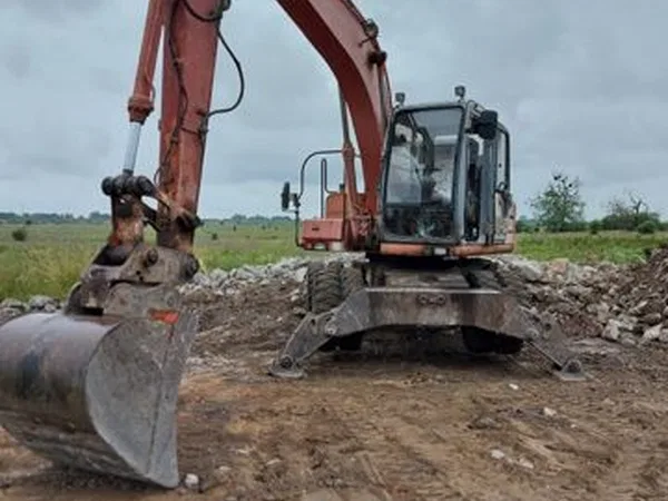 Колесный экскаватор Fiat-Hitachi EX135W