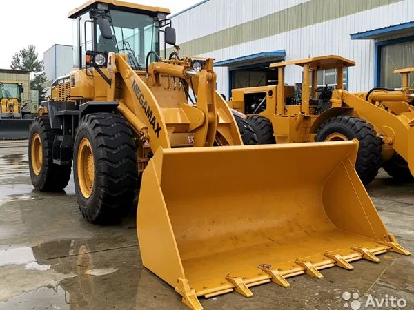 Фронтальный погрузчик MegaMax GL400H