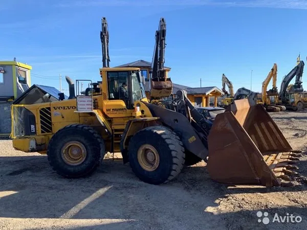Фронтальный погрузчик volvo L220F