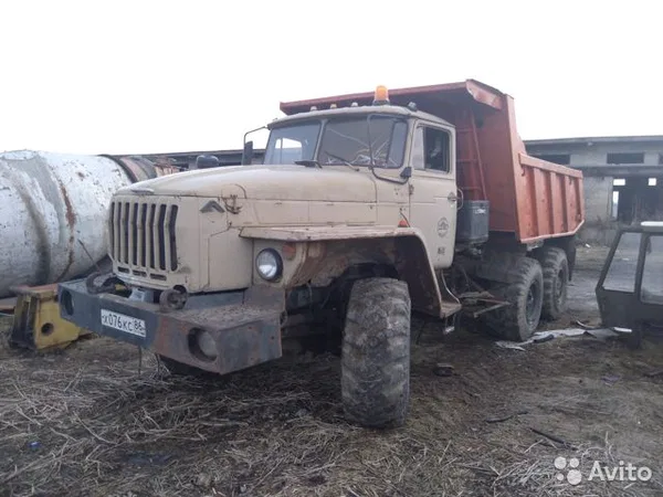 Самосвал УРАЛ 55571