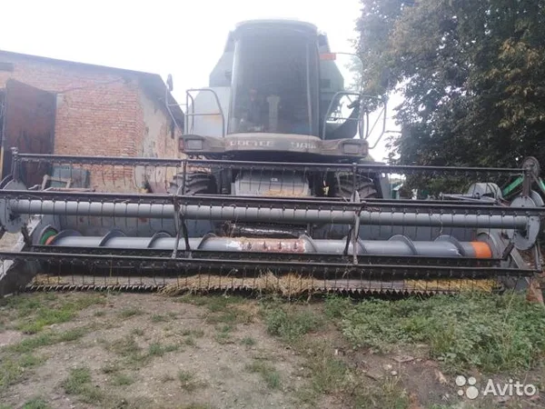 Зерноуборочный комбайн Ростсельмаш VECTOR 410