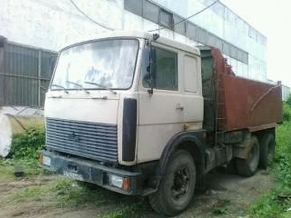 Самосвал МАЗ 5516