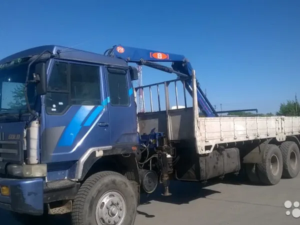 Бортовой грузовик с КМУ Hyundai Gold