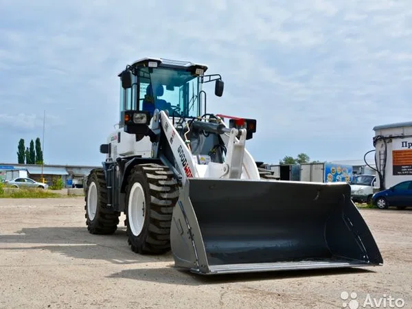 Фронтальный погрузчик GoodWork LX300F