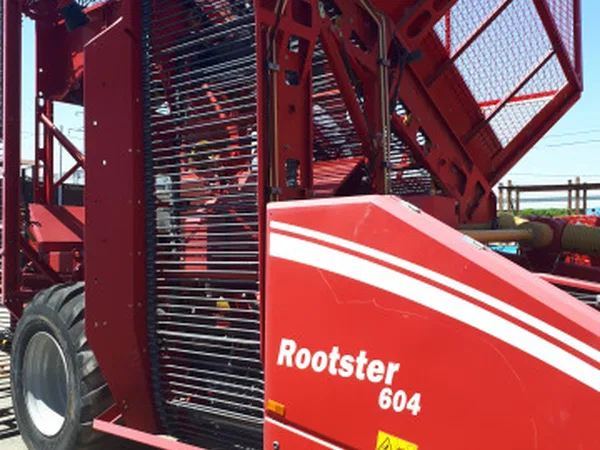Свеклоуборочный комбайн Grimme Rootster 604