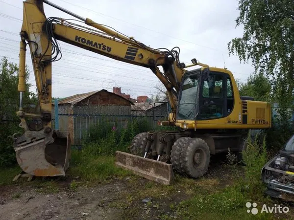 Колесный экскаватор Komatsu PW170es