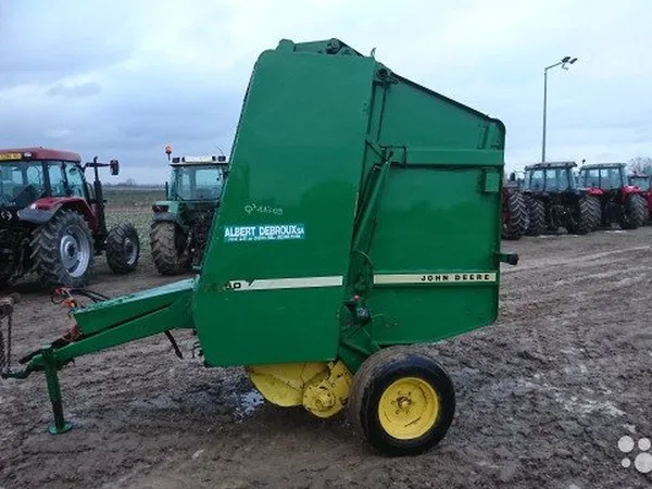 Пресс-подборщик John Deere 550