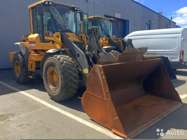 Фронтальный погрузчик Volvo L90F