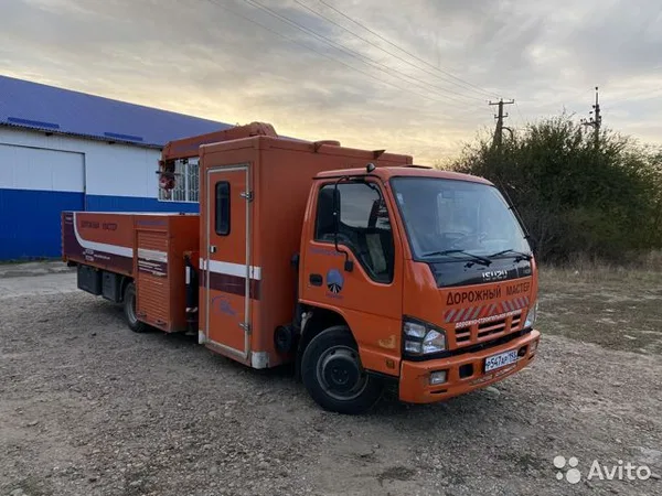 Бортовой грузовик с КМУ ISUZU "дорожный мастер"