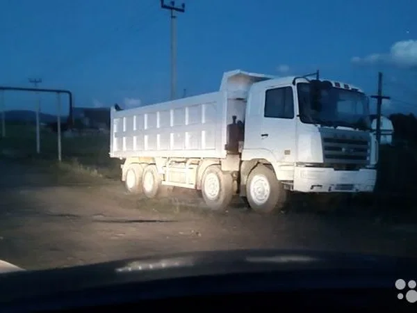 Самосвал CAMC