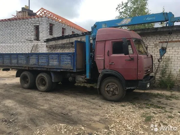 Бортовой грузовик с КМУ КамАЗ 53212