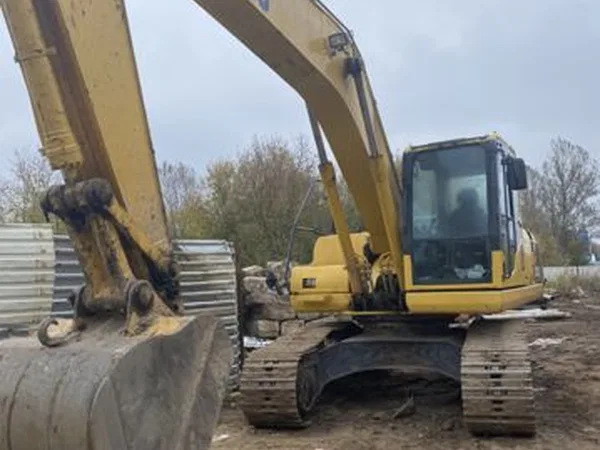Гусеничный экскаватор Komatsu PC200