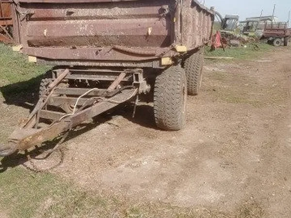 Тракторный прицеп 2ПТС-6