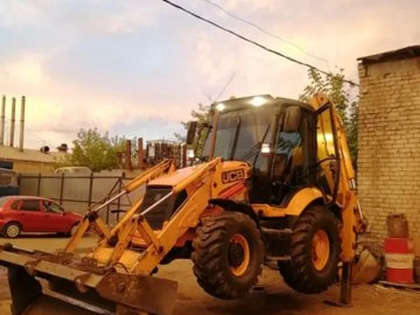 Экскаватор-погрузчик JCB 3CX