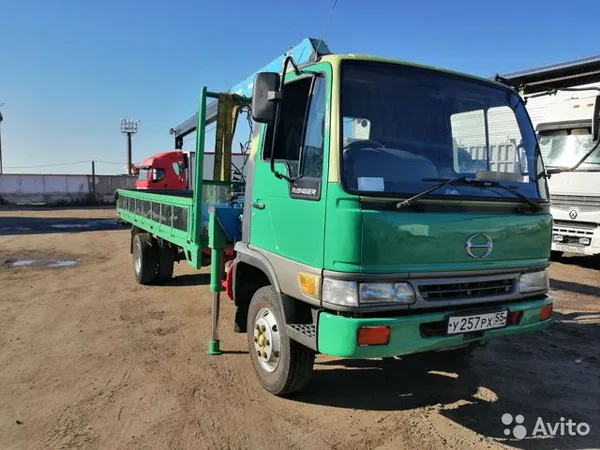 Бортовой грузовик с КМУ HINO Ranger