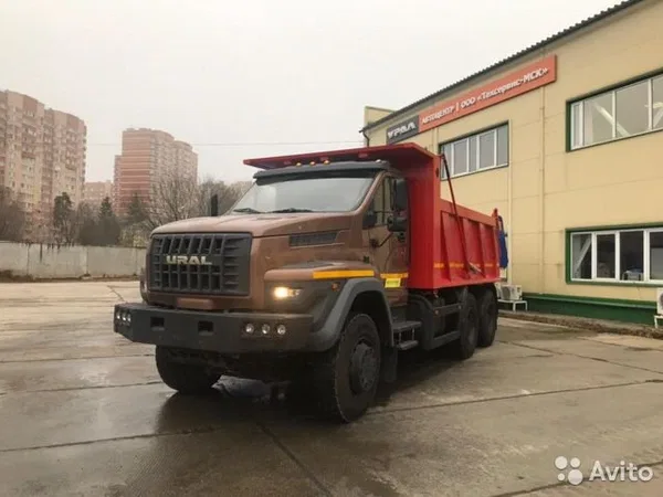 Самосвал УРАЛ Next