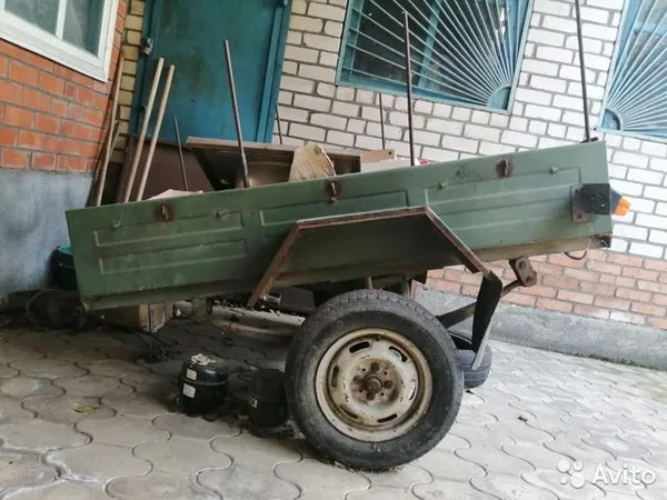 Легковой бортовой прицеп