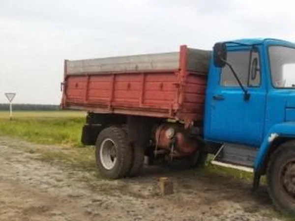 Бортовой грузовик ГАЗ 3307