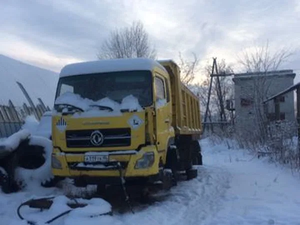 Самосвал DongFeng
