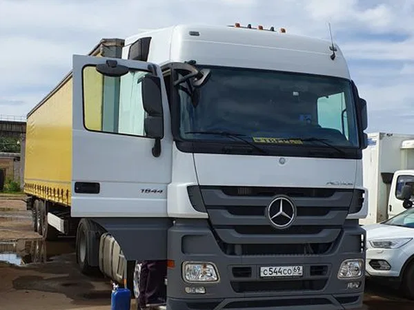 Седельный тягач Mercedes-Benz Actros MP3