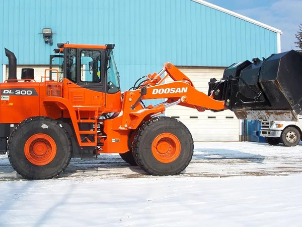 Фронтальный погрузчик Doosan DL300A