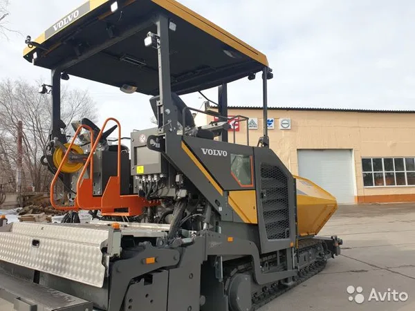 Асфальтоукладчик Volvo ABG 7820 D