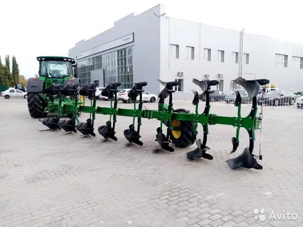 Плуг John Deere 3810