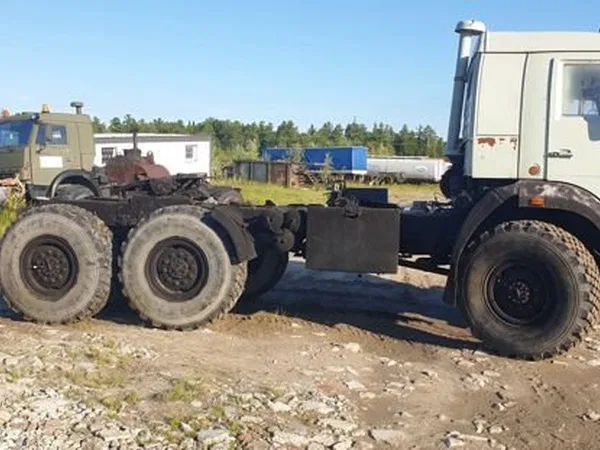 Седельный тягач Камаз 44108