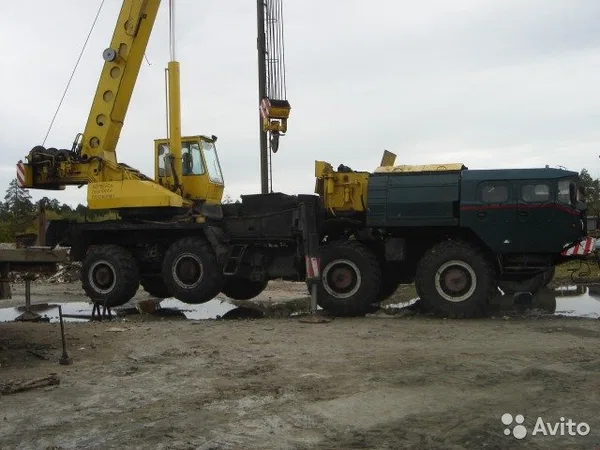 Автокран КРАЯН КС-6571А на шасси МЗКТ 8х8