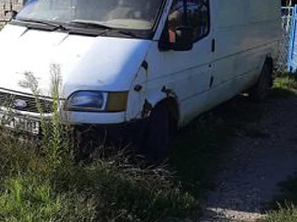 Цельнометаллический фургон Ford Transit 100LD
