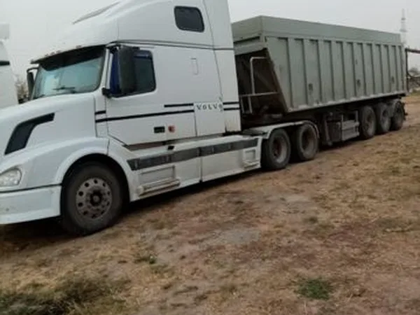 Седельный тягач Volvo VNL