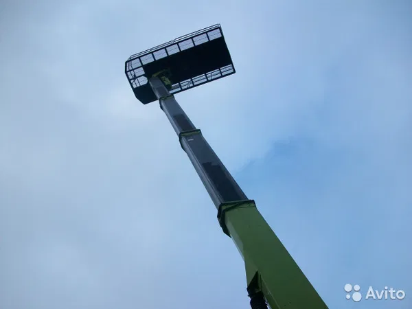 Автовышка Mitsubichi Fuso Сanter с АГП Tadano AT200S