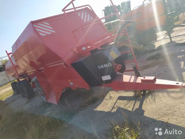 Кормораздатчик Kuhn 1460