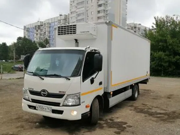 Рефрижераторный фургон Hino 300