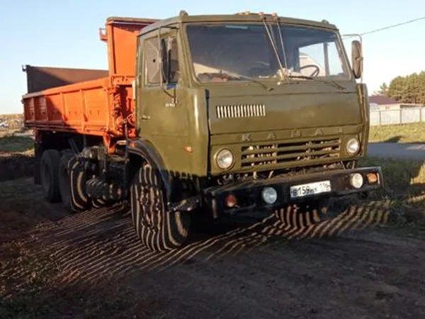 Бортовой грузовик КамАЗ