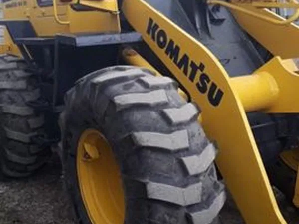 Фронтальный погрузчик Komatsu WA100-1