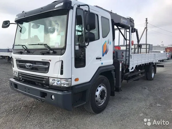 Бортовой грузовик с КМУ Daewoo Novus с КМУ Horyong 156