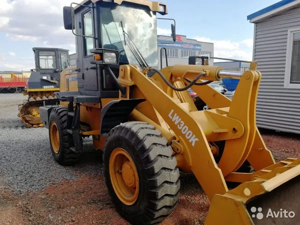 Фронтальный погрузчик XCMG LW300K