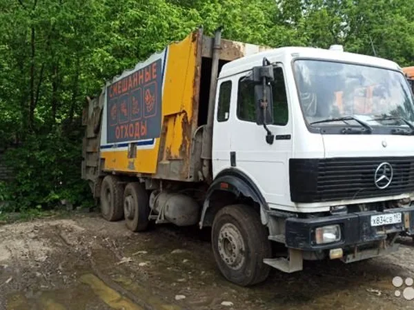 Мусоровоз Mercedes-Benz