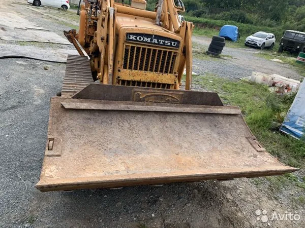 Гусеничный бульдозер Komatsu D20S-2