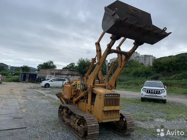 Фронтальный гусеничный погрузчик Komatsu D20S