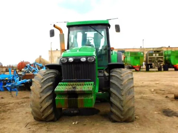 Трактор John Deere 8420