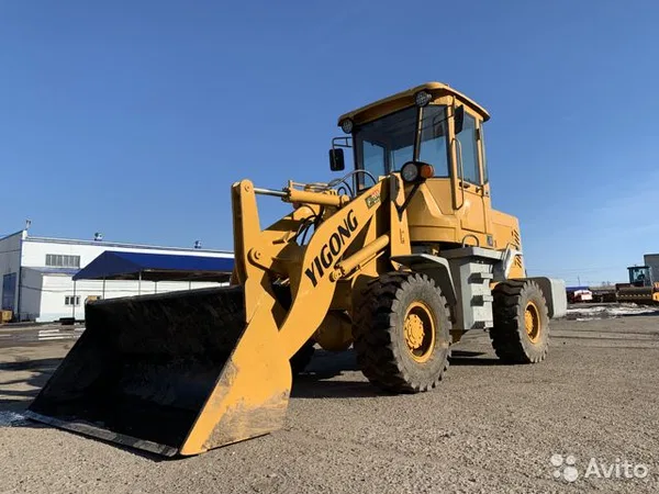 Фронтальный погрузчик Yigong ZL20