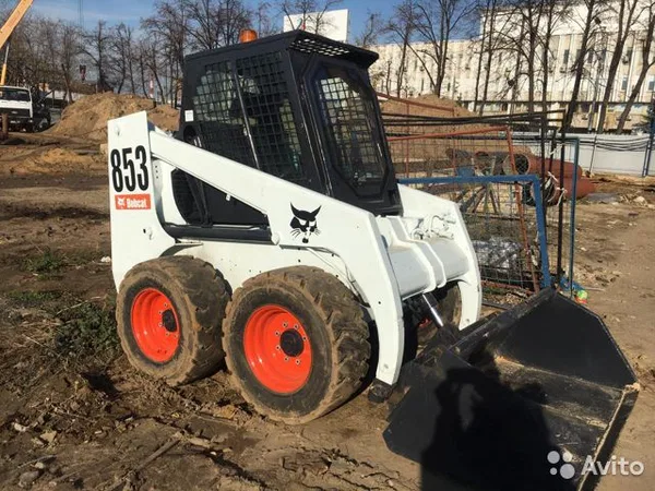 Мини-погрузчик Bobcat 853