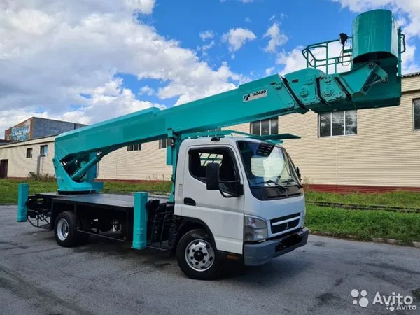Автовышка Mitsubishi Fuso с АГП Tadano AT-270