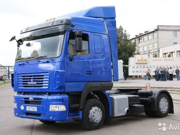 Седельный тягач МАЗ 5440Е8-520-031