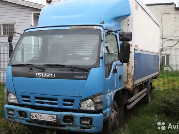 Промтоварный фургон Isuzu NQR 75P
