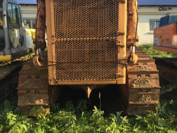Гусеничный бульдозер Komatsu D355