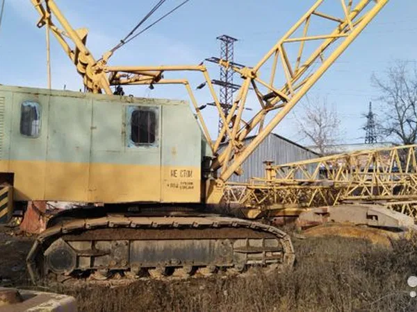 Гусеничный кран СКГ 40/63