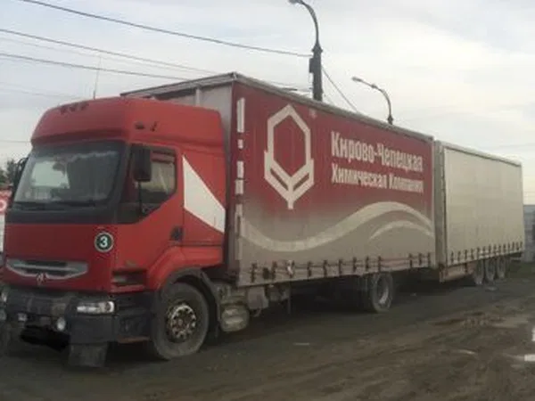 Тентованный грузовик Renault